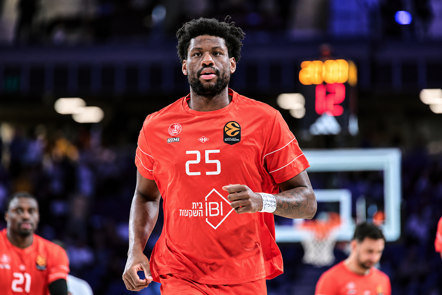 Dan Oturu avec l'Hapoel Tel-Aviv en EuroLeague