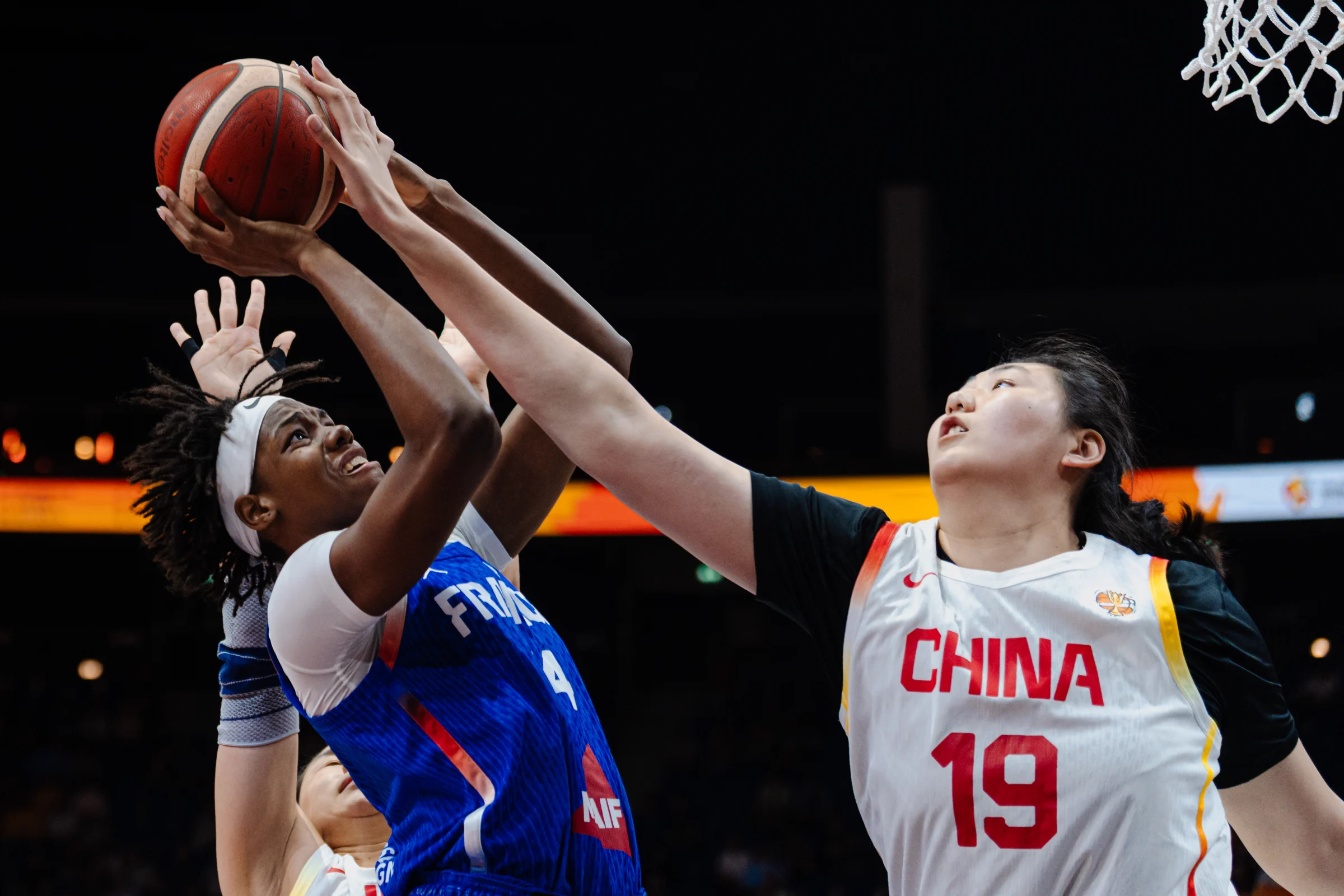 Les Bleues face à la défense chinoise