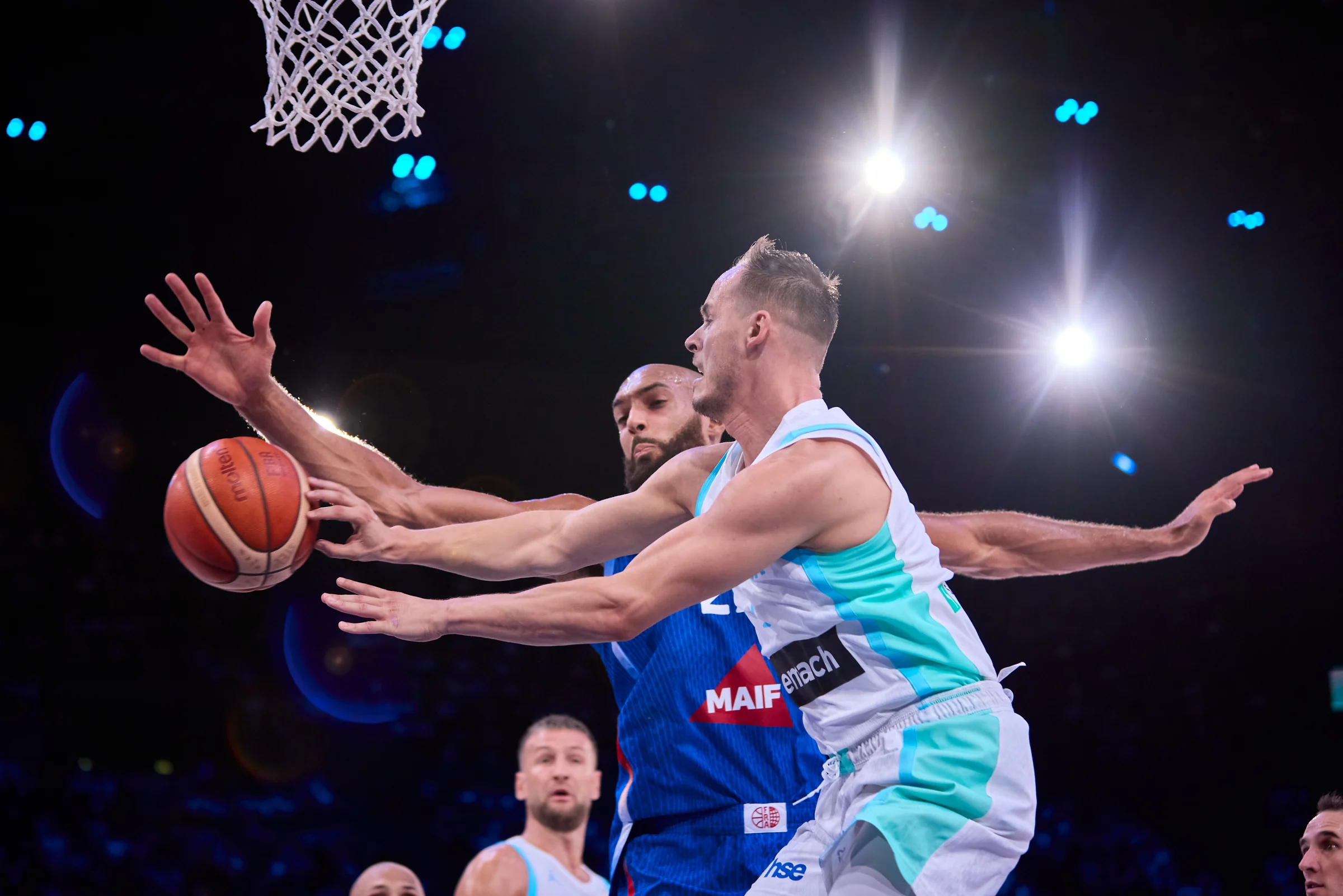 Rudy Gobert et Victor Wembanyama avec l’équipe de France